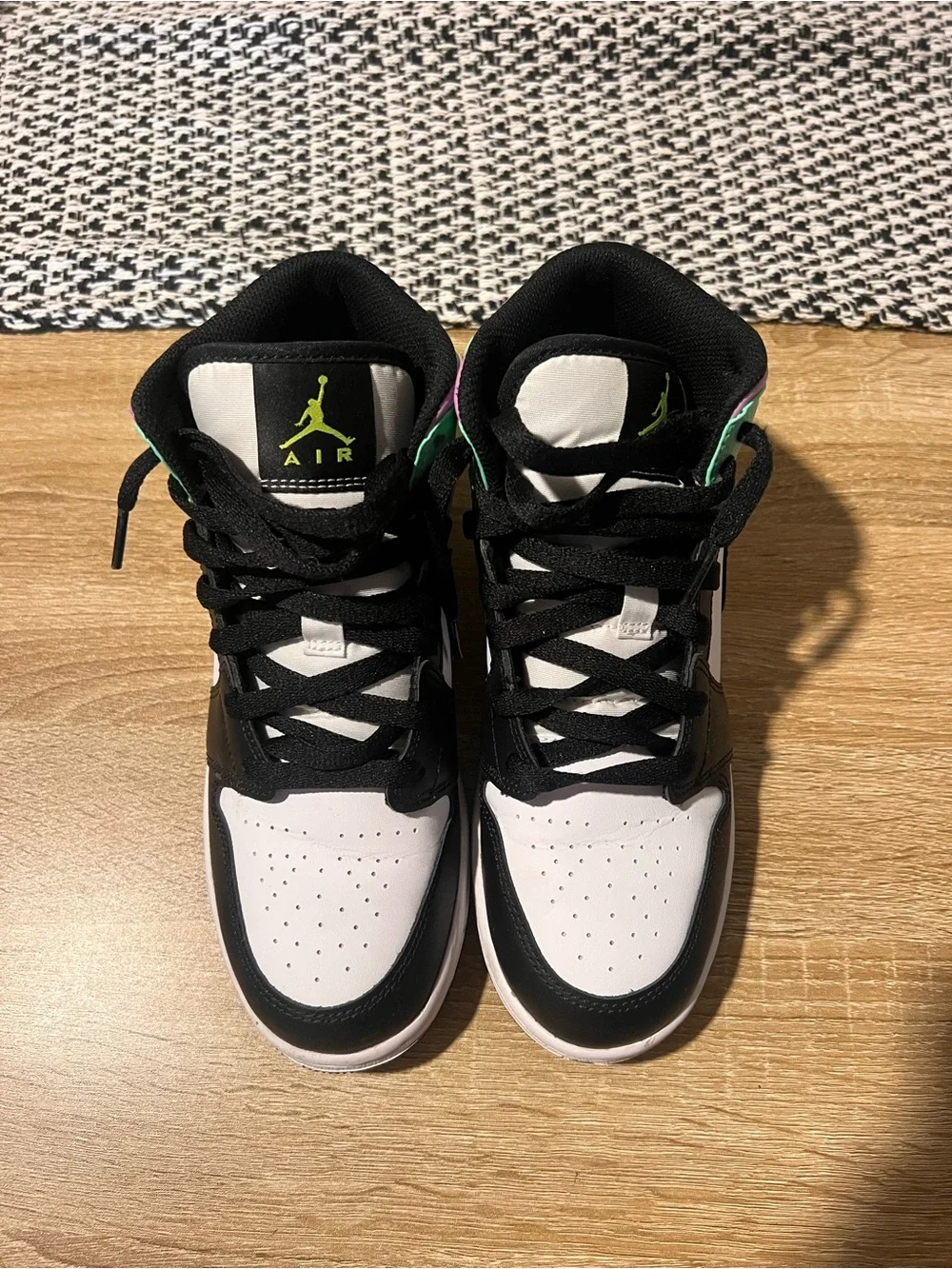 Jordan Air Jordan 1 Mid (GS) Black White Volt